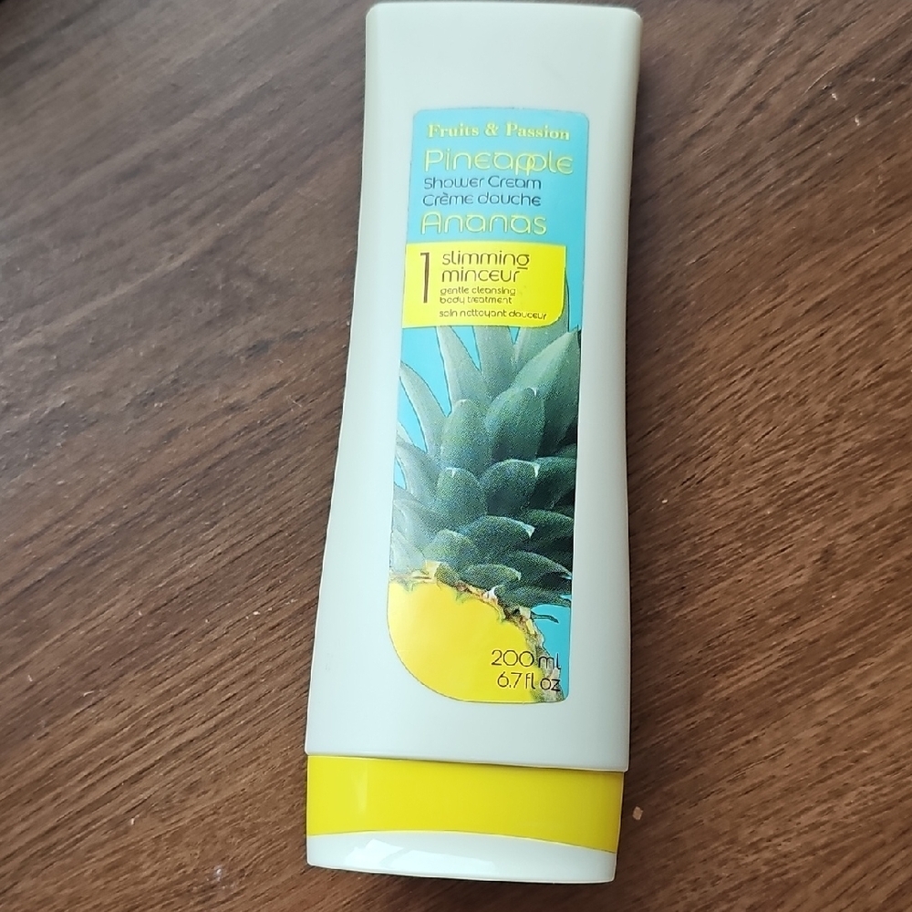 New Fruits & Passion Pineapple Shower Cream - Slimming Gentle Body Cleanser Disc